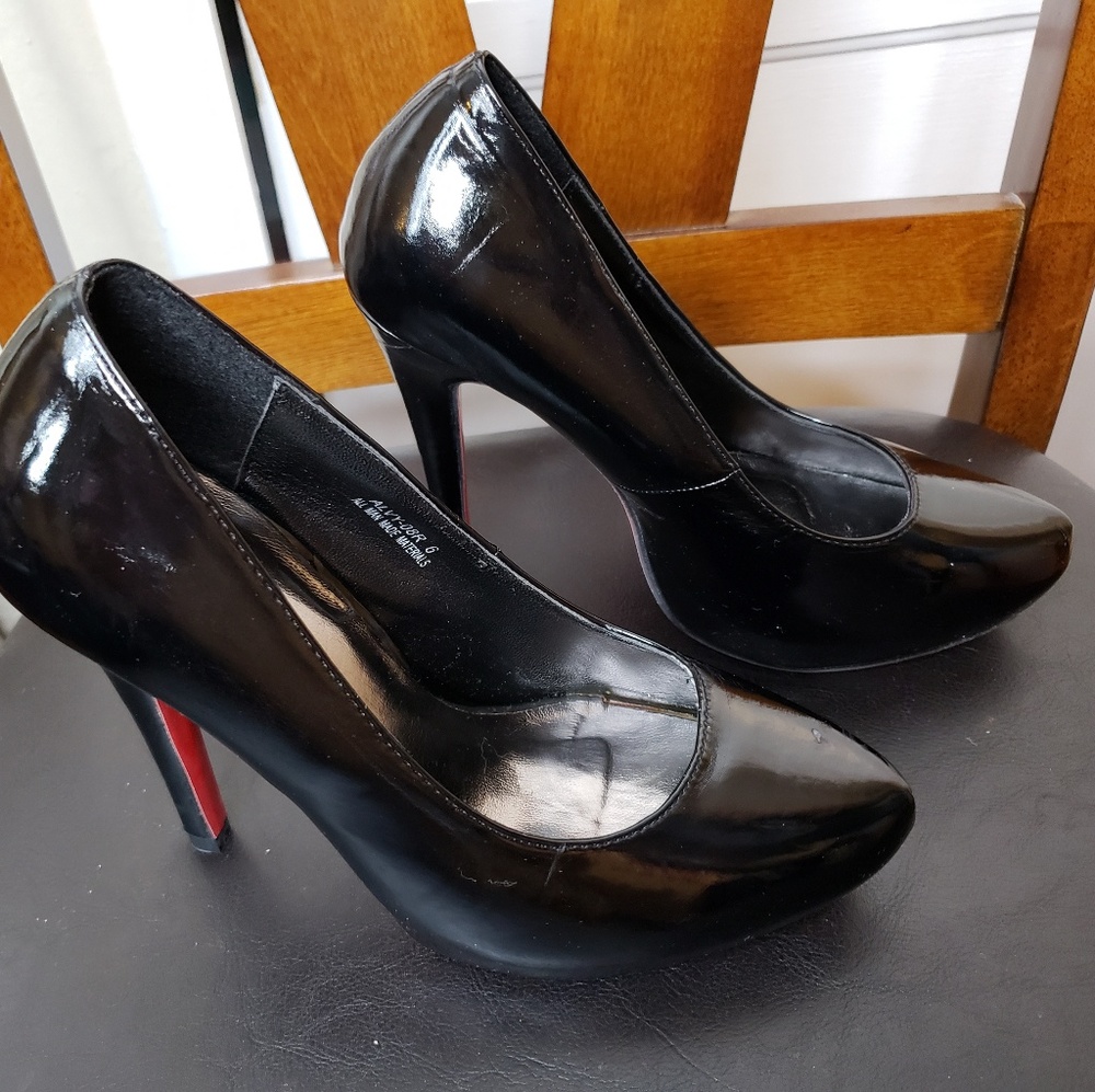 Heels - Picture 3 of 4